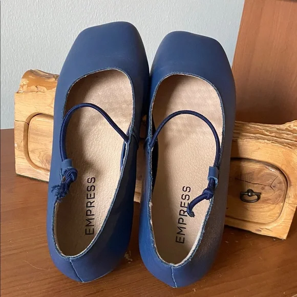 EMPRESS SQUARE TOE FLAT - Picture 8 of 10